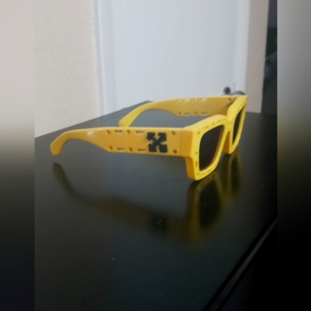 Off White Shades